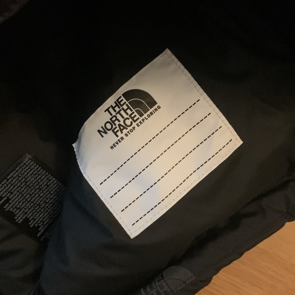 NWT The North Face Teen 1996 Retro Nuptse Jacket, Medium (10) - Picture 11 of 14